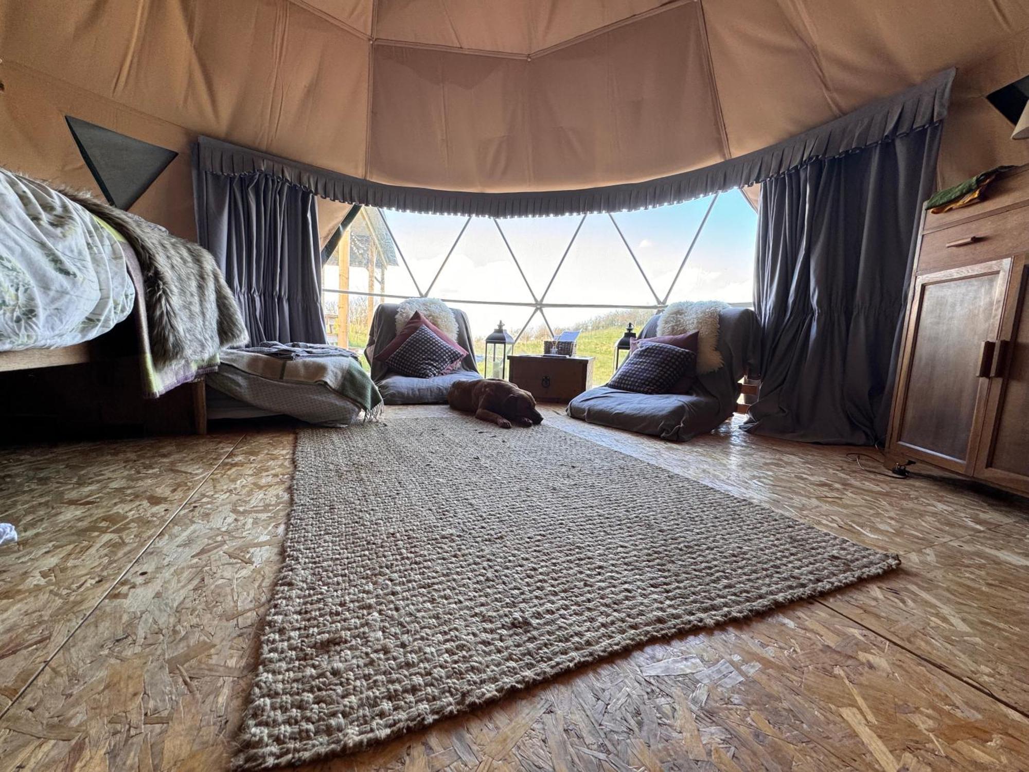 Geodesic Dome Glamping Hotel Ланидлойс Екстериор снимка