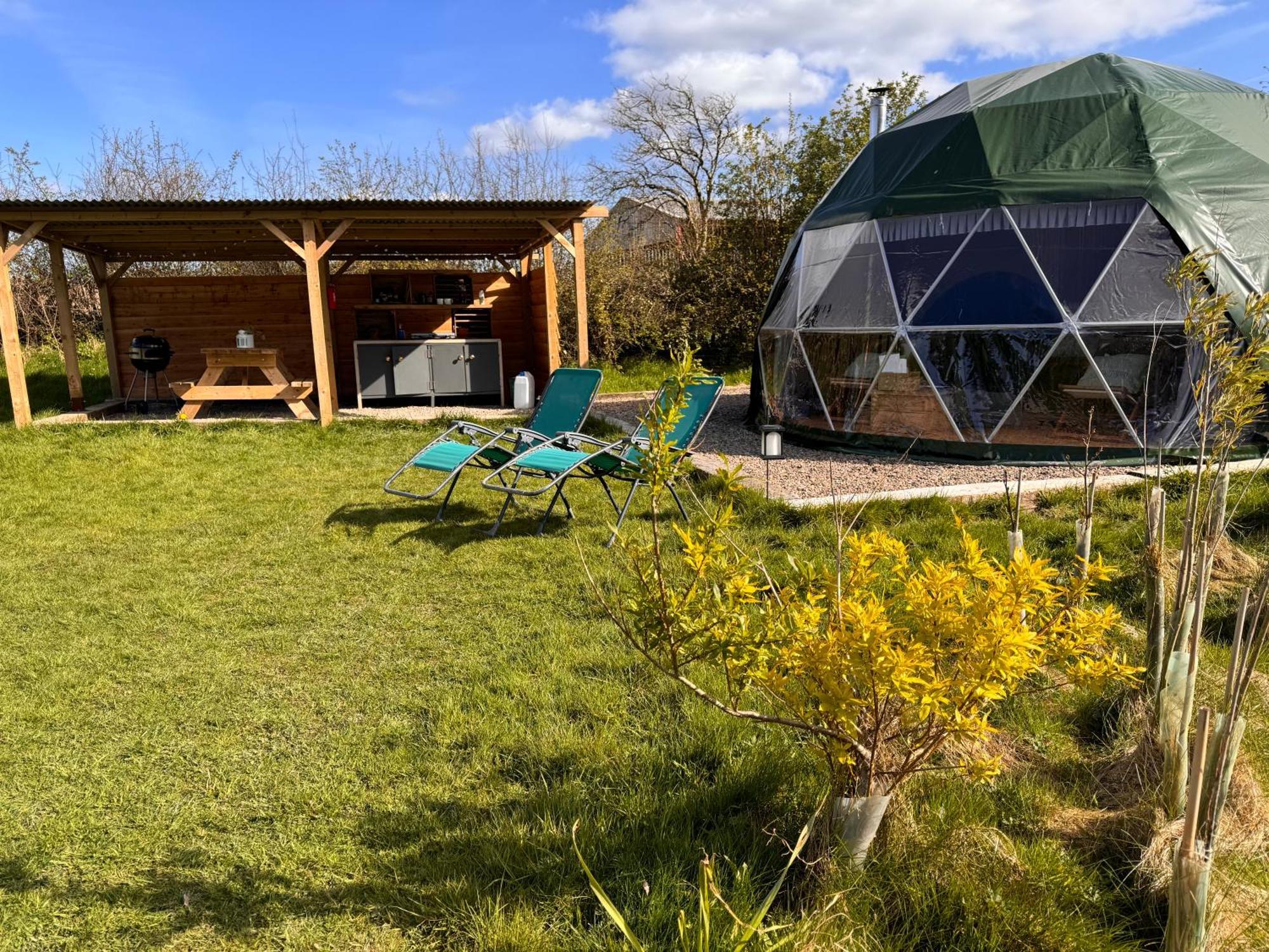 Geodesic Dome Glamping Hotel Ланидлойс Екстериор снимка